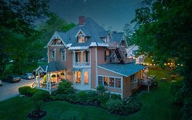 Brook Farm Inn Lenox 4*