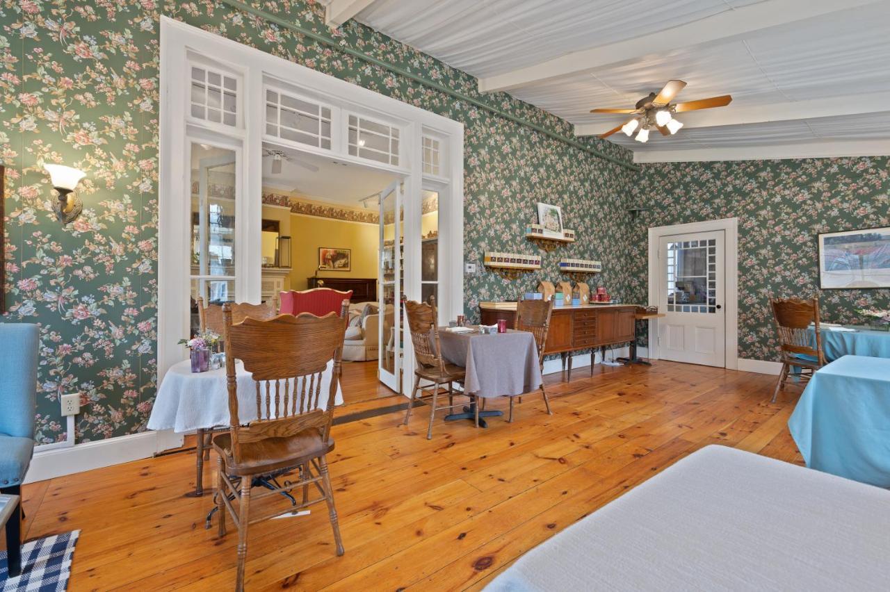Brook Farm Inn Lenox Exterior photo